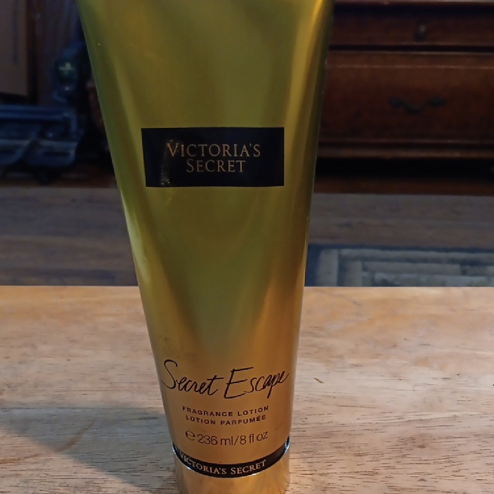 Victoria's Secret Secret Escape Fragrance Lotion